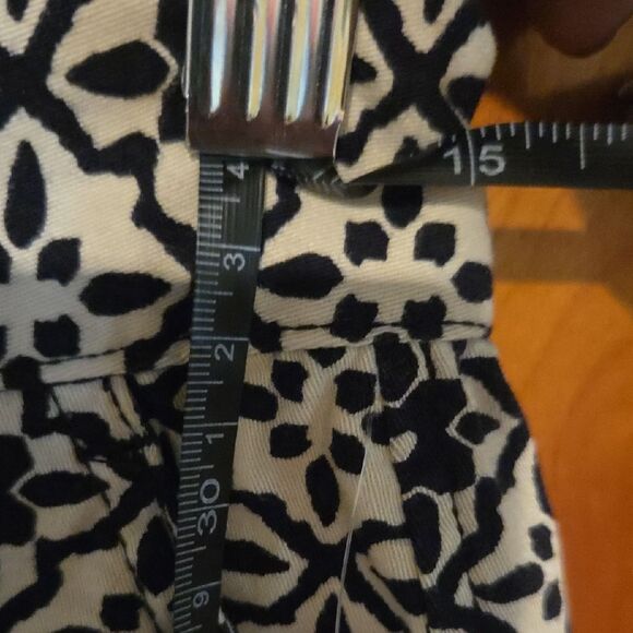 NWT Black and White Patterned Shorts - Picture 6 of 7